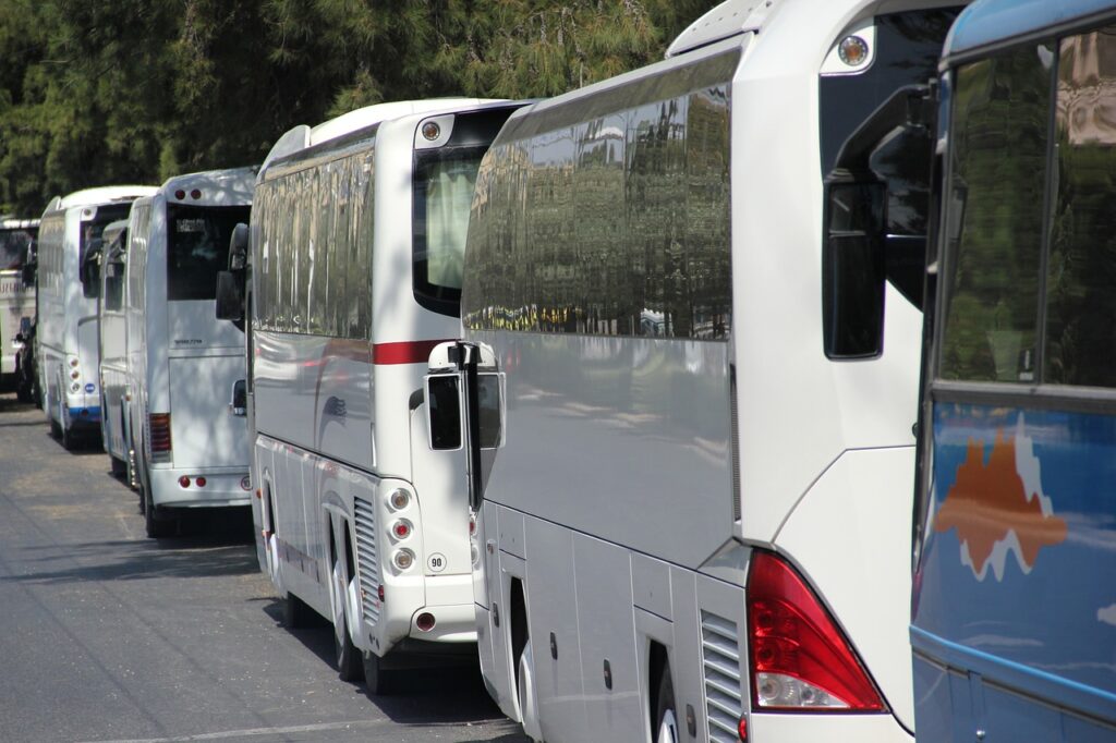 athens, buses, traffic-2659589.jpg